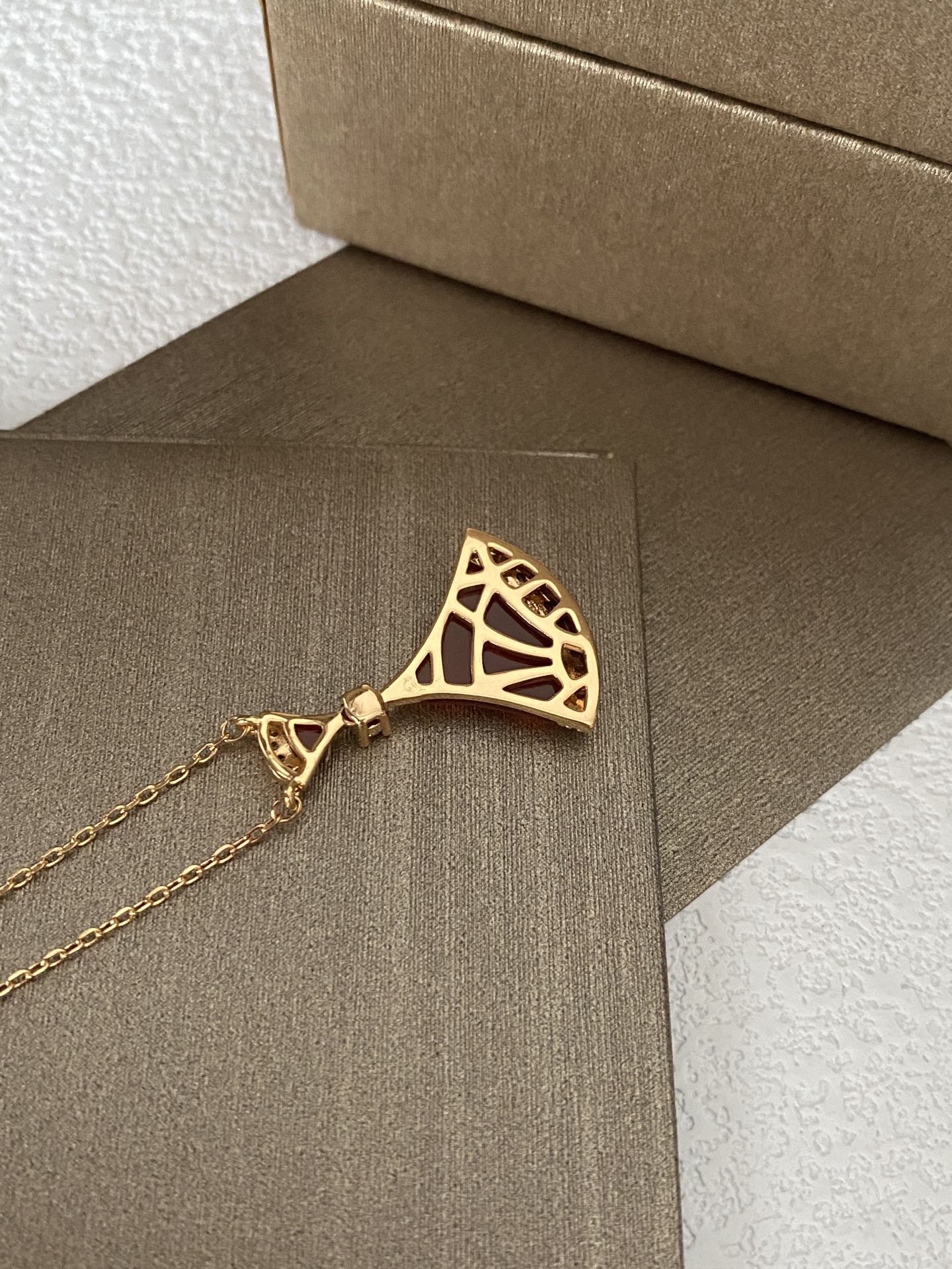 Red Mother-of-Pearl necklace