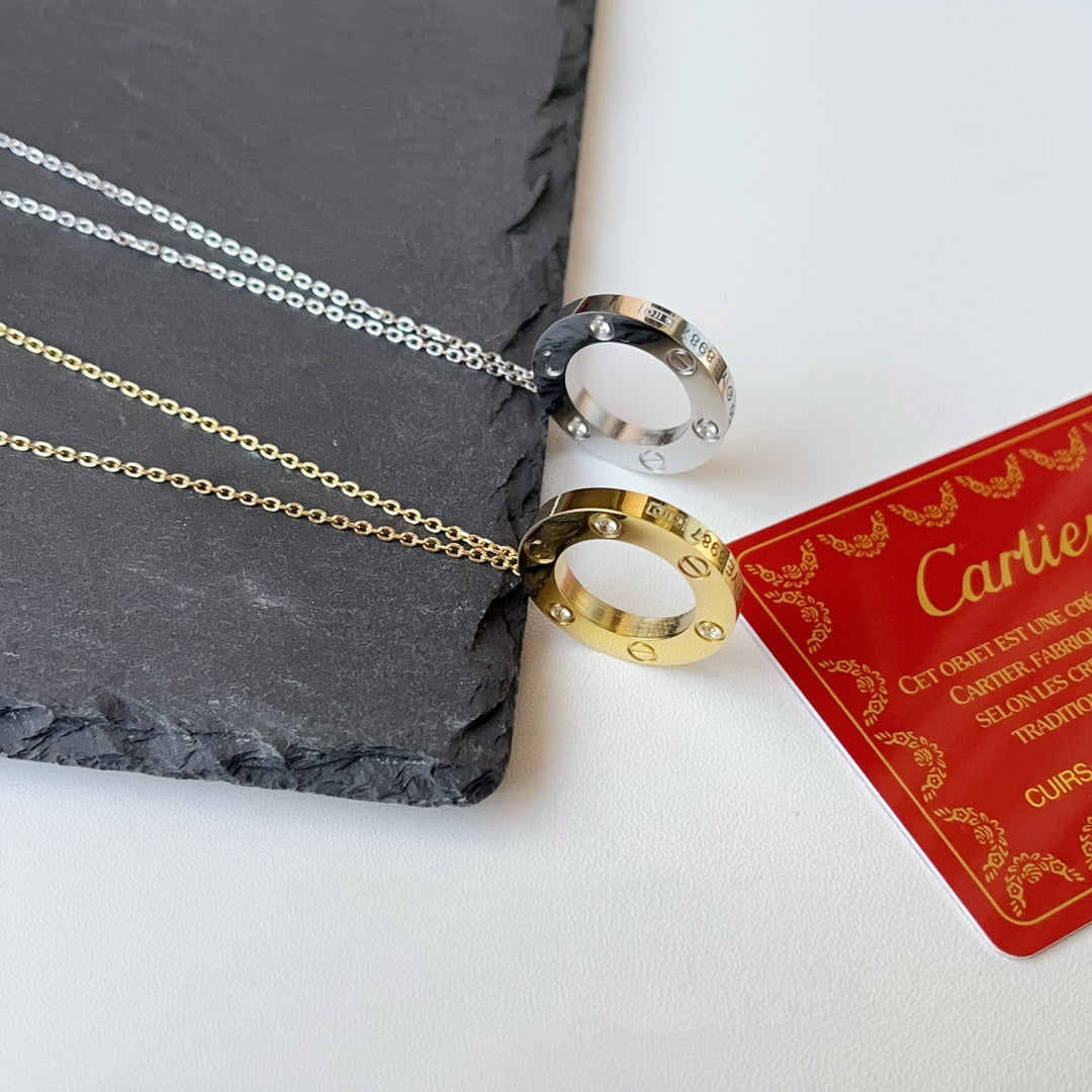 3 diamonds round necklace