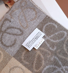 Classic 100% cashmere scarf（bargain price）