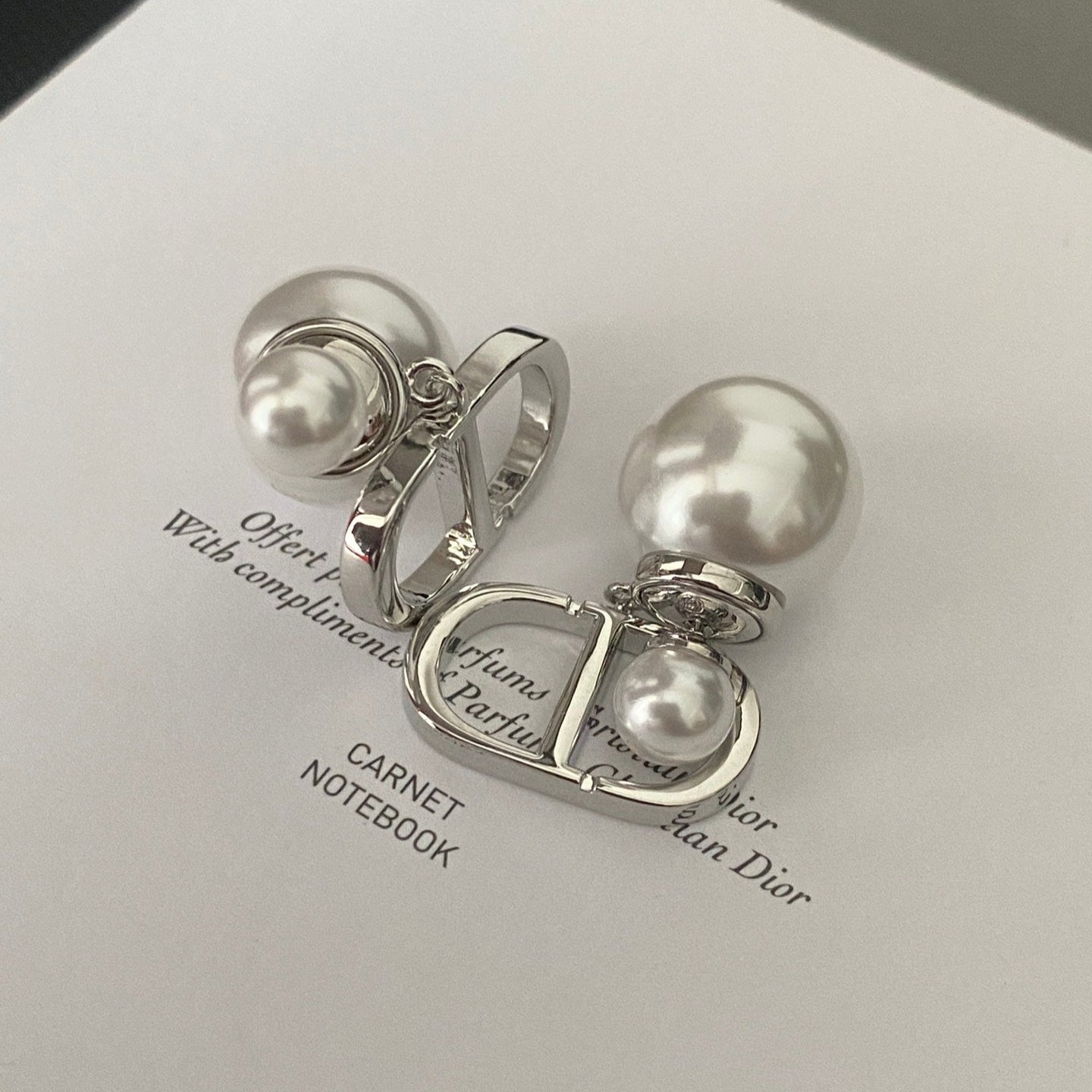 Elegant Fashion Pearl  Earrings