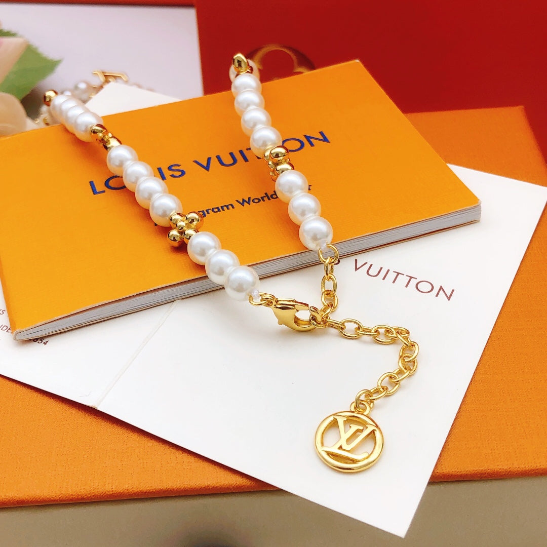 Elegant Fashion Pearl Necklace