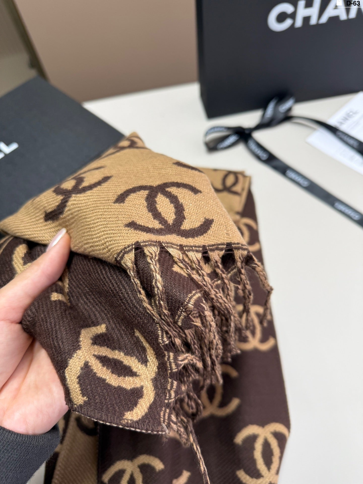 Classic tassel 100% cashmere scarf