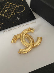Versatile Gear Pearl Brooch