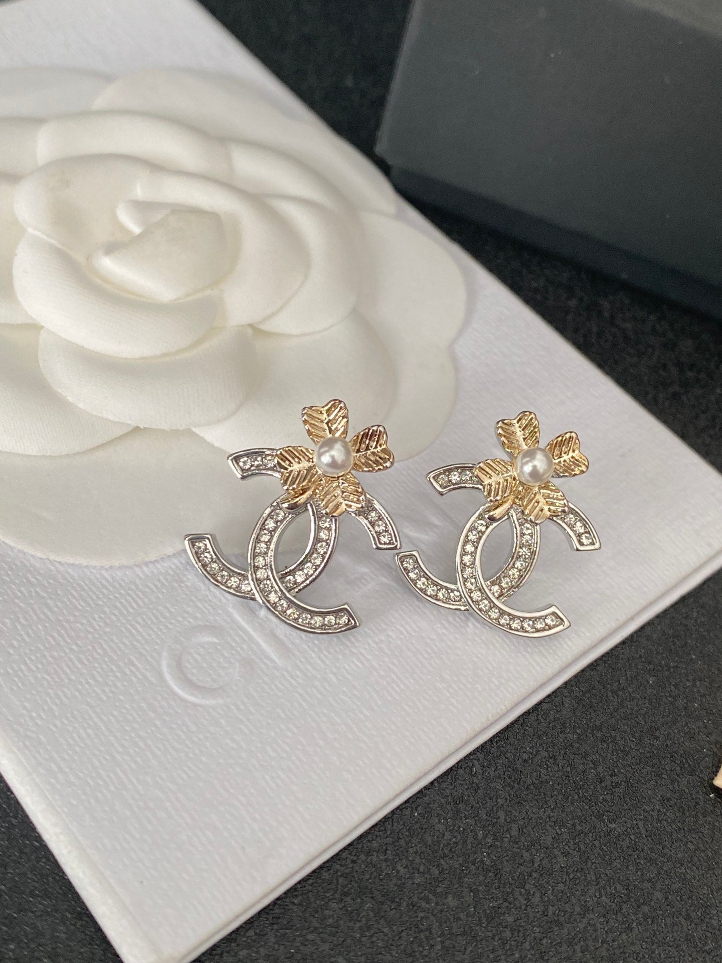 Stylish Floral Diamond Earrings