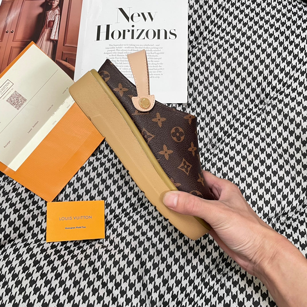 Fashionable printed thick-soled slippers