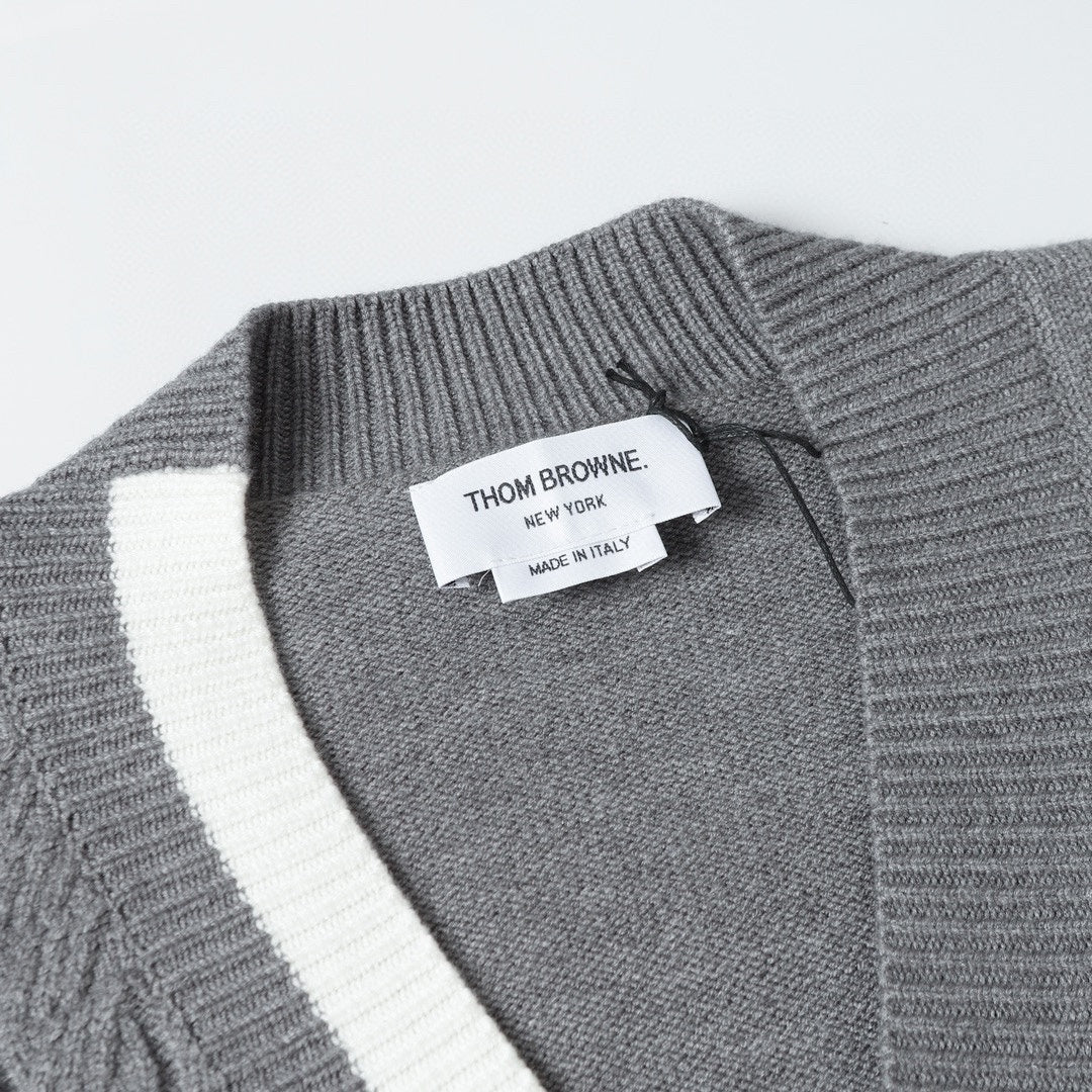Knitted cashmere cardigan