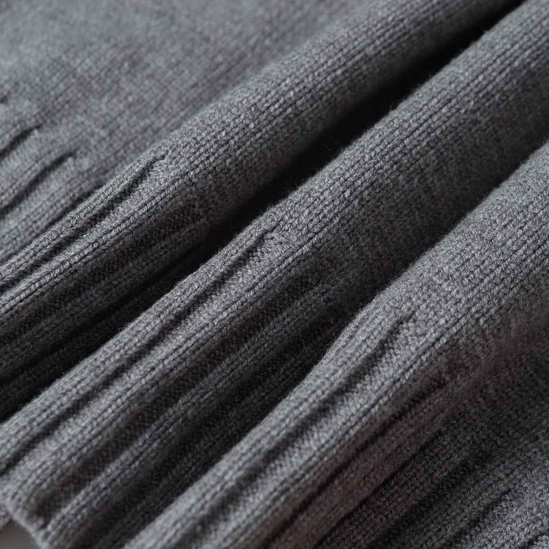 Knitted cashmere cardigan