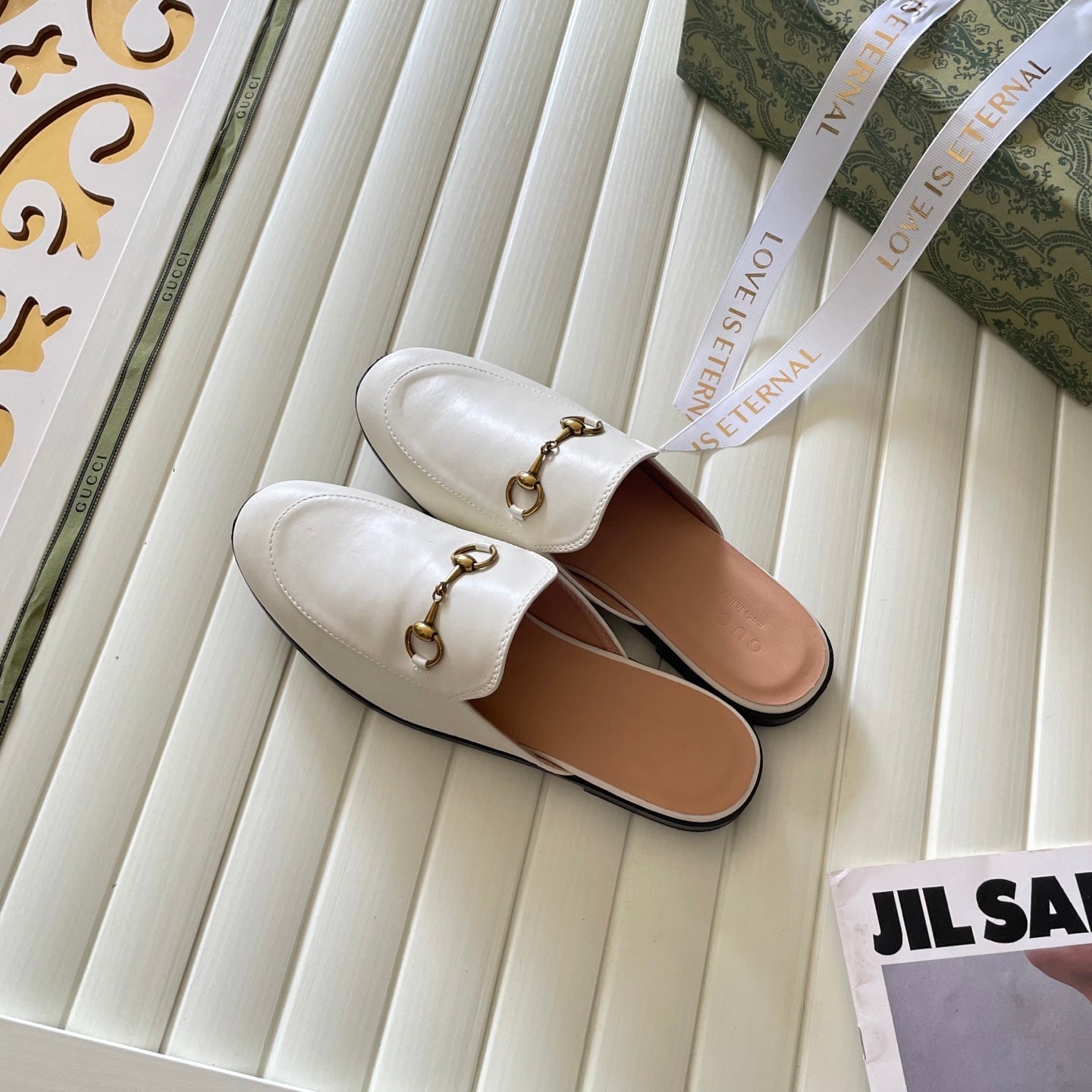 Classic leather half-covered shoes