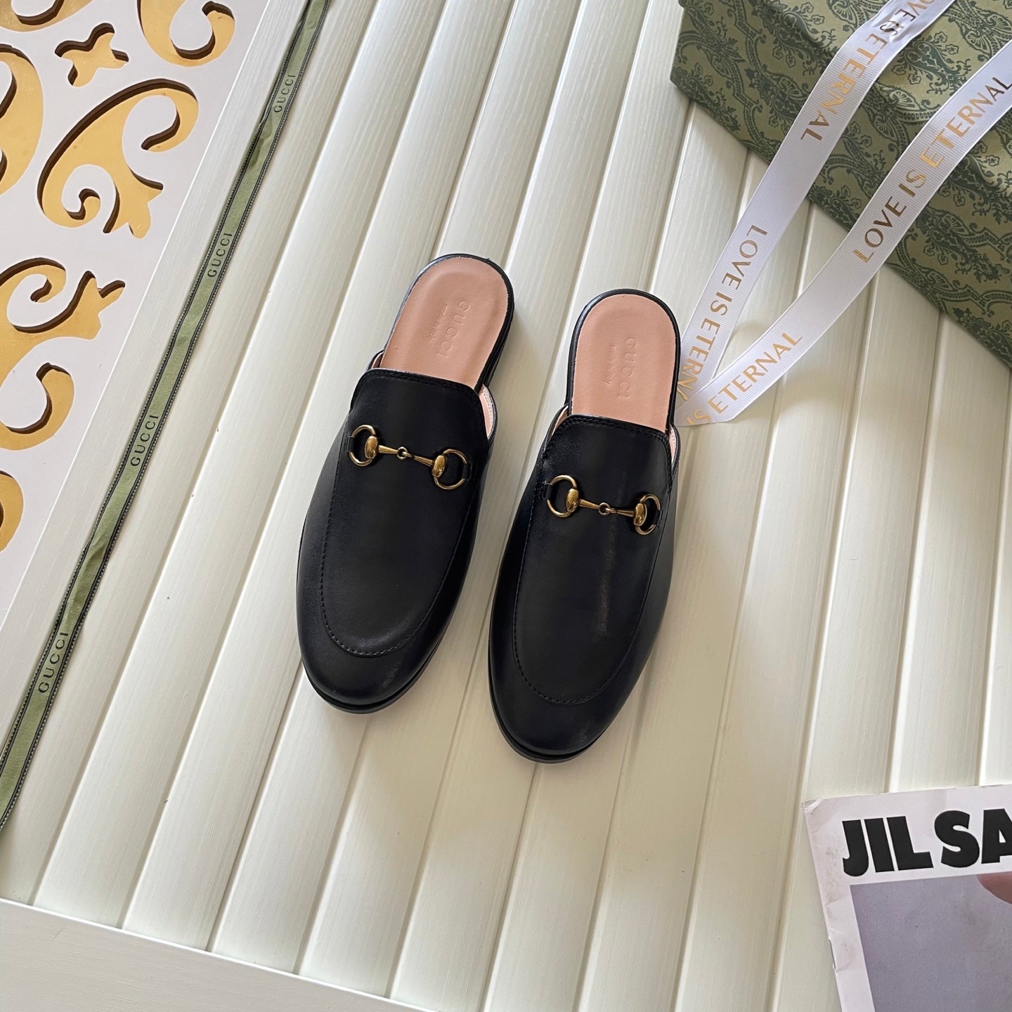 Classic leather half-covered shoes