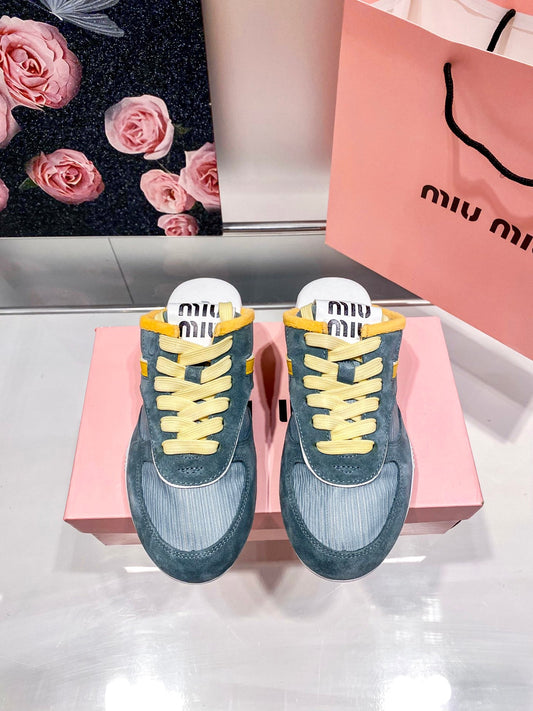 Fashion half-covered sneakers