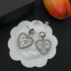 Heart-shaped Diamond Pearl Earrings