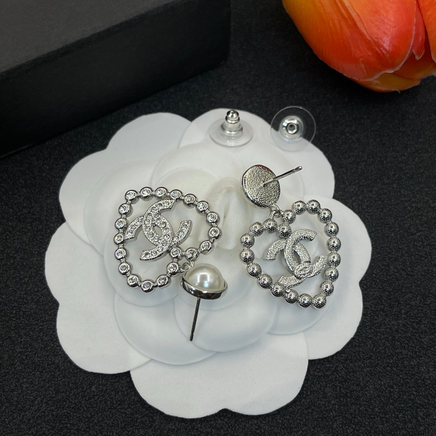 Heart-shaped Diamond Pearl Earrings