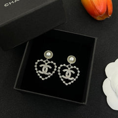 Heart-shaped Diamond Pearl Earrings