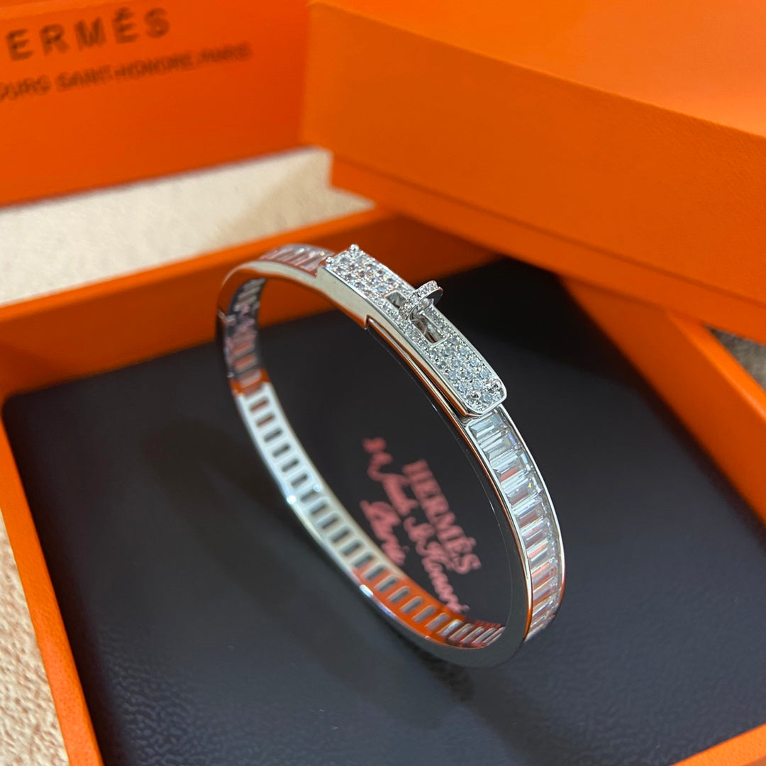 Fully diamond bracelet