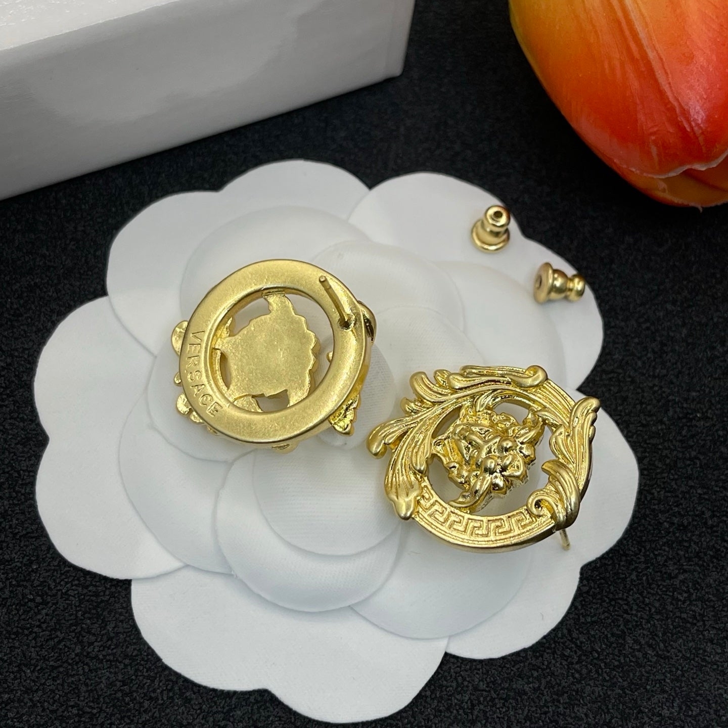 Fashionable Avatar Leaf Earrings