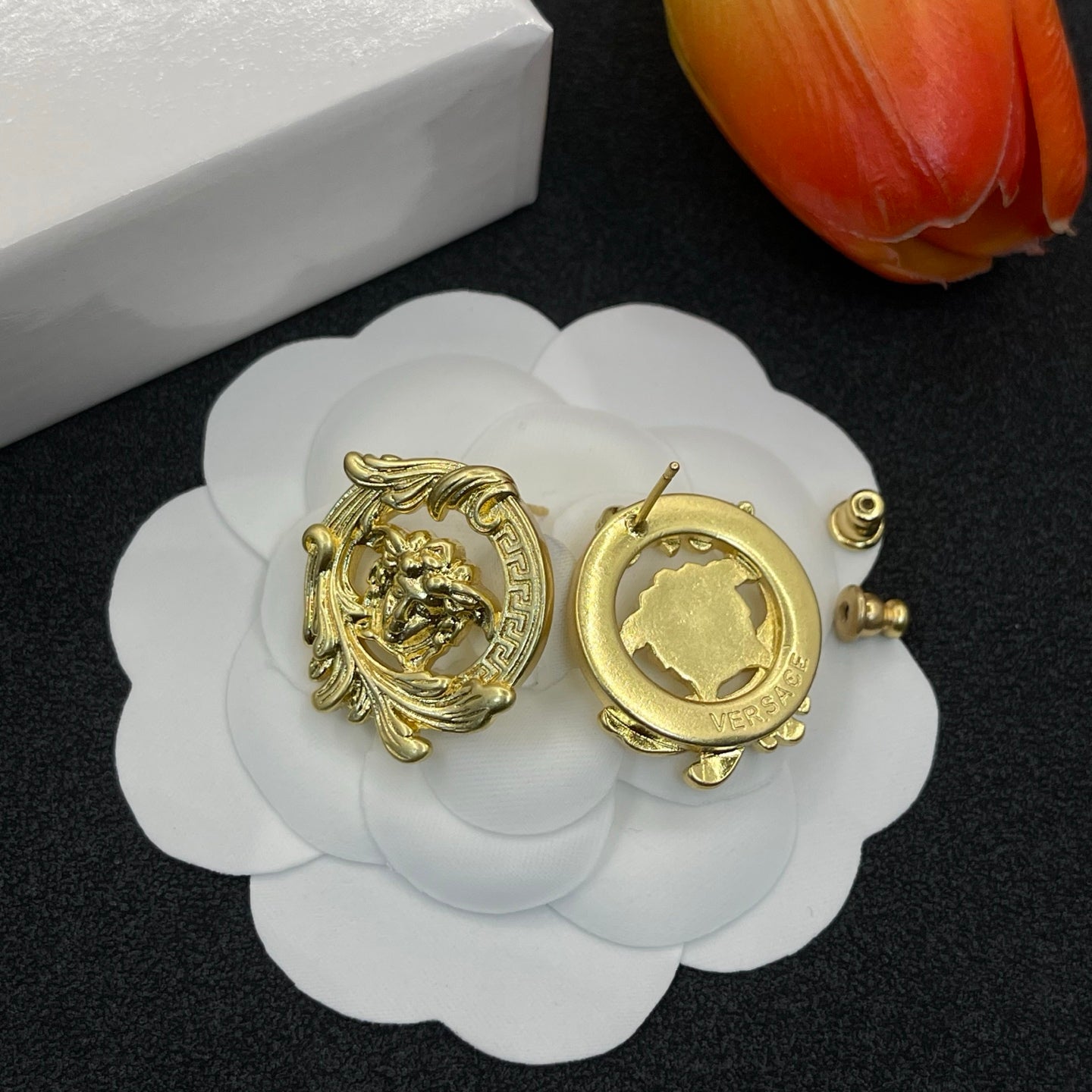 Fashionable Avatar Leaf Earrings