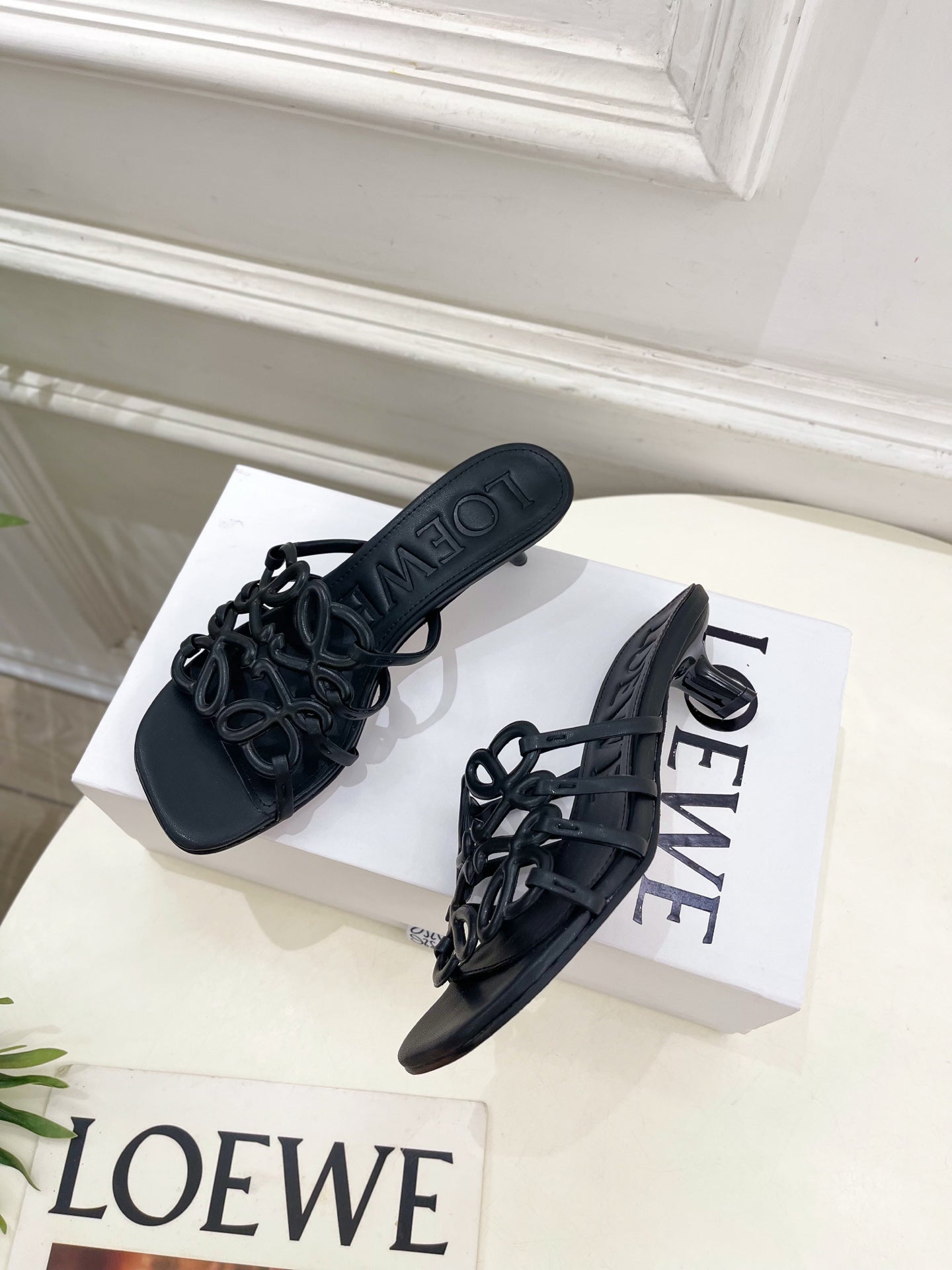 Hollow kitten heel sandals