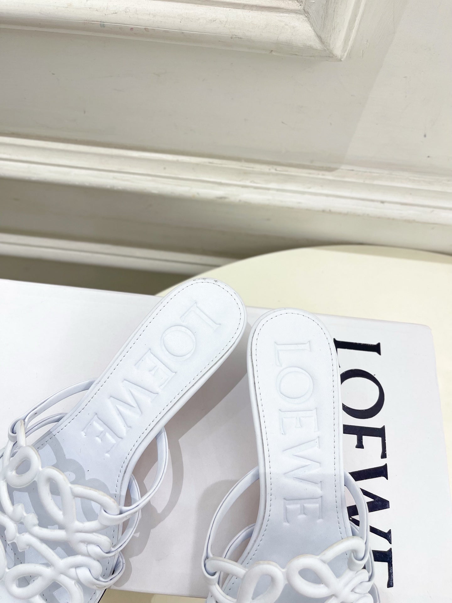 Hollow kitten heel sandals