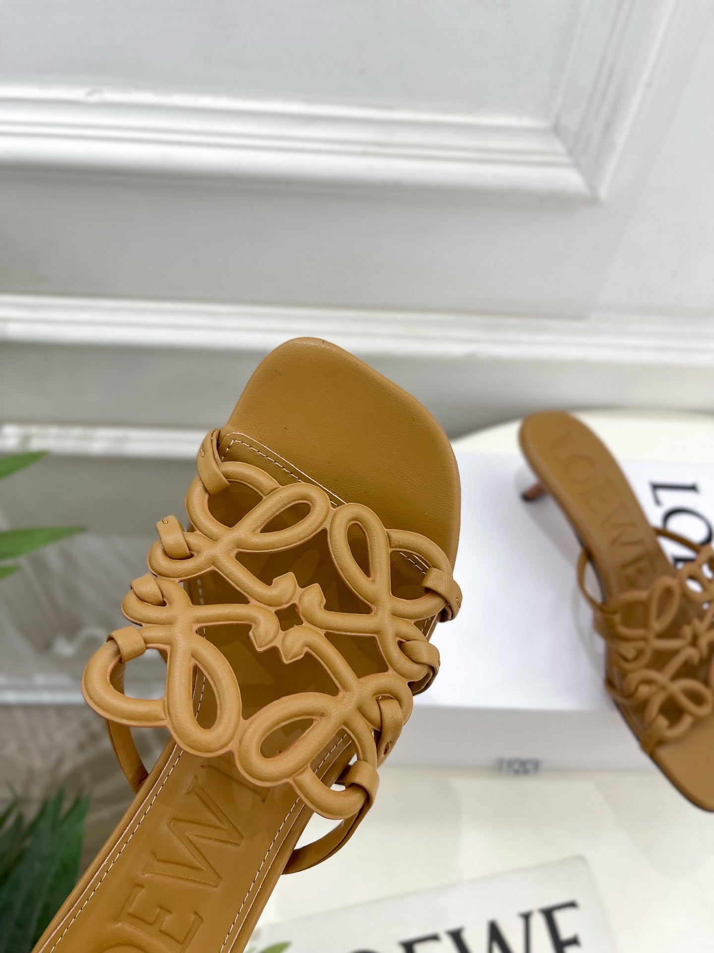 Hollow kitten heel sandals