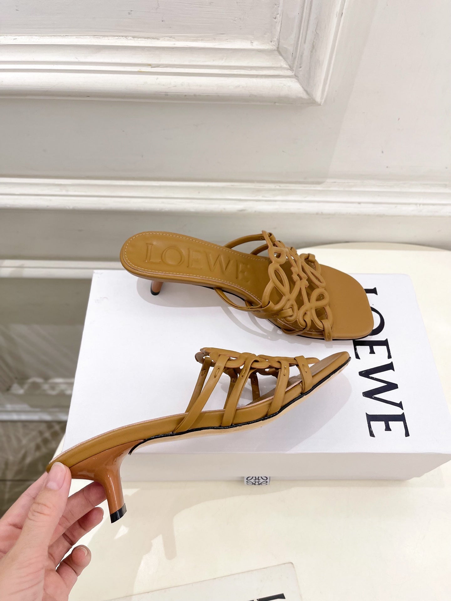 Hollow kitten heel sandals