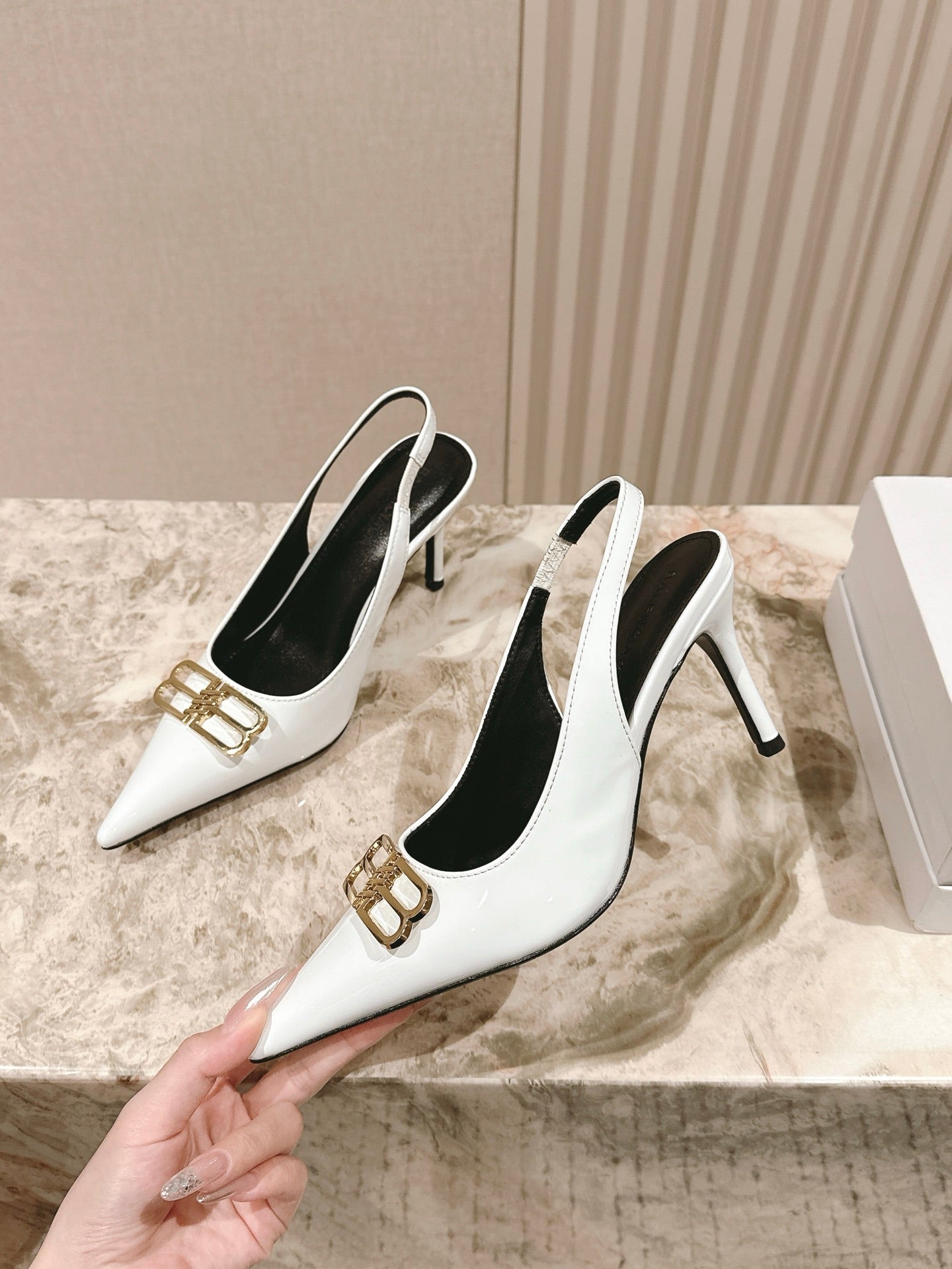 Patent leather rhinestone high-heeled sandals