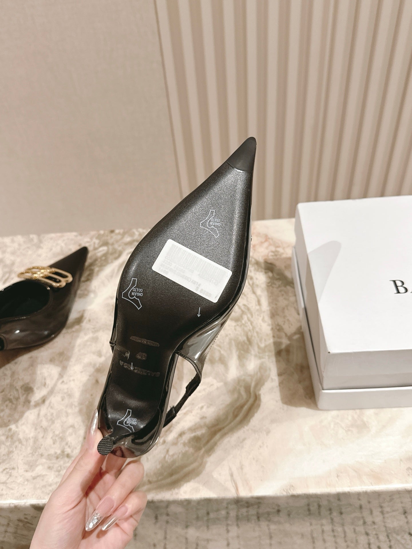 Patent leather rhinestone high-heeled sandals