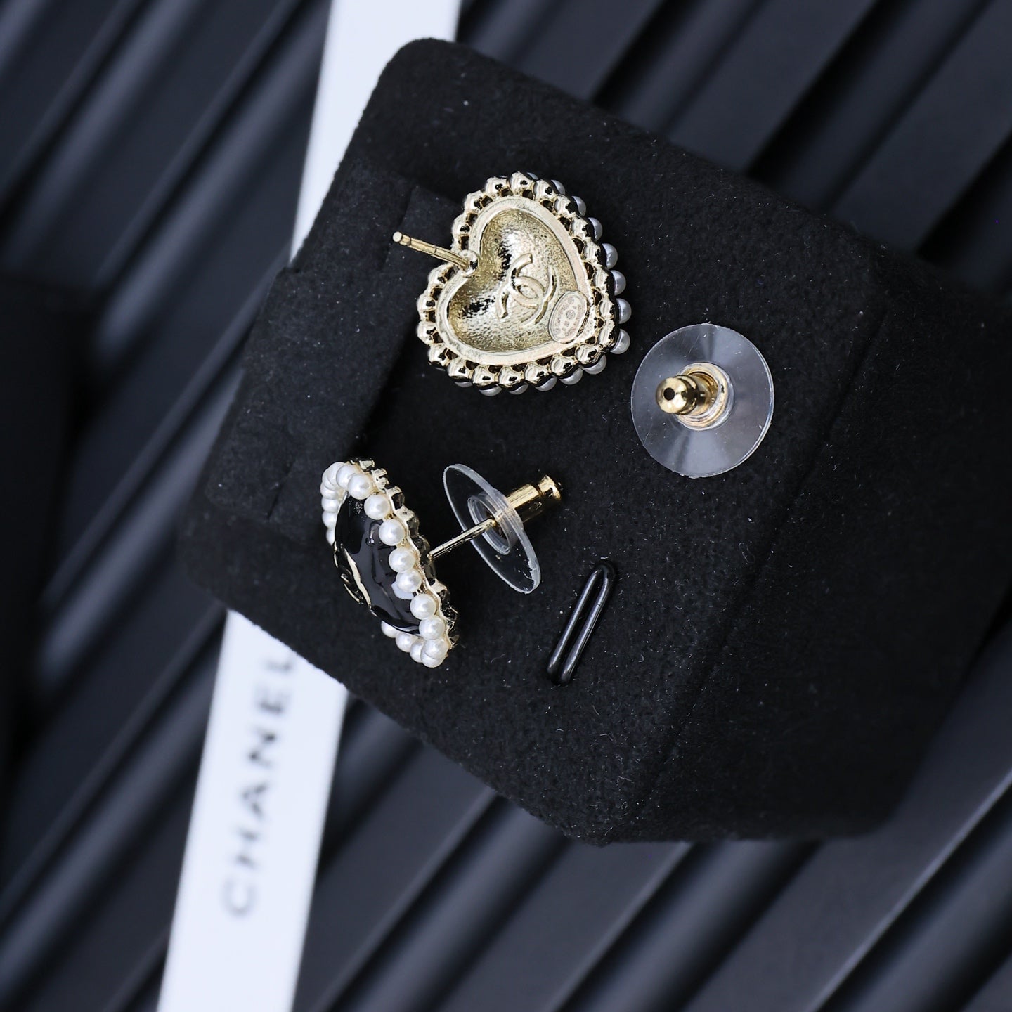 25b Heart Pearl Earrings