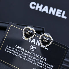 25b Heart Pearl Earrings