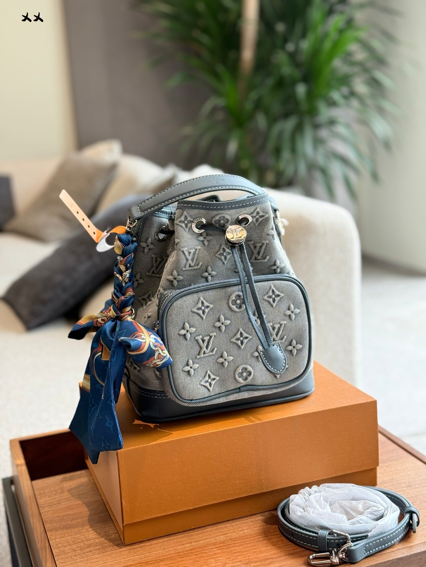 Drawstring embossed denim small bucket bag