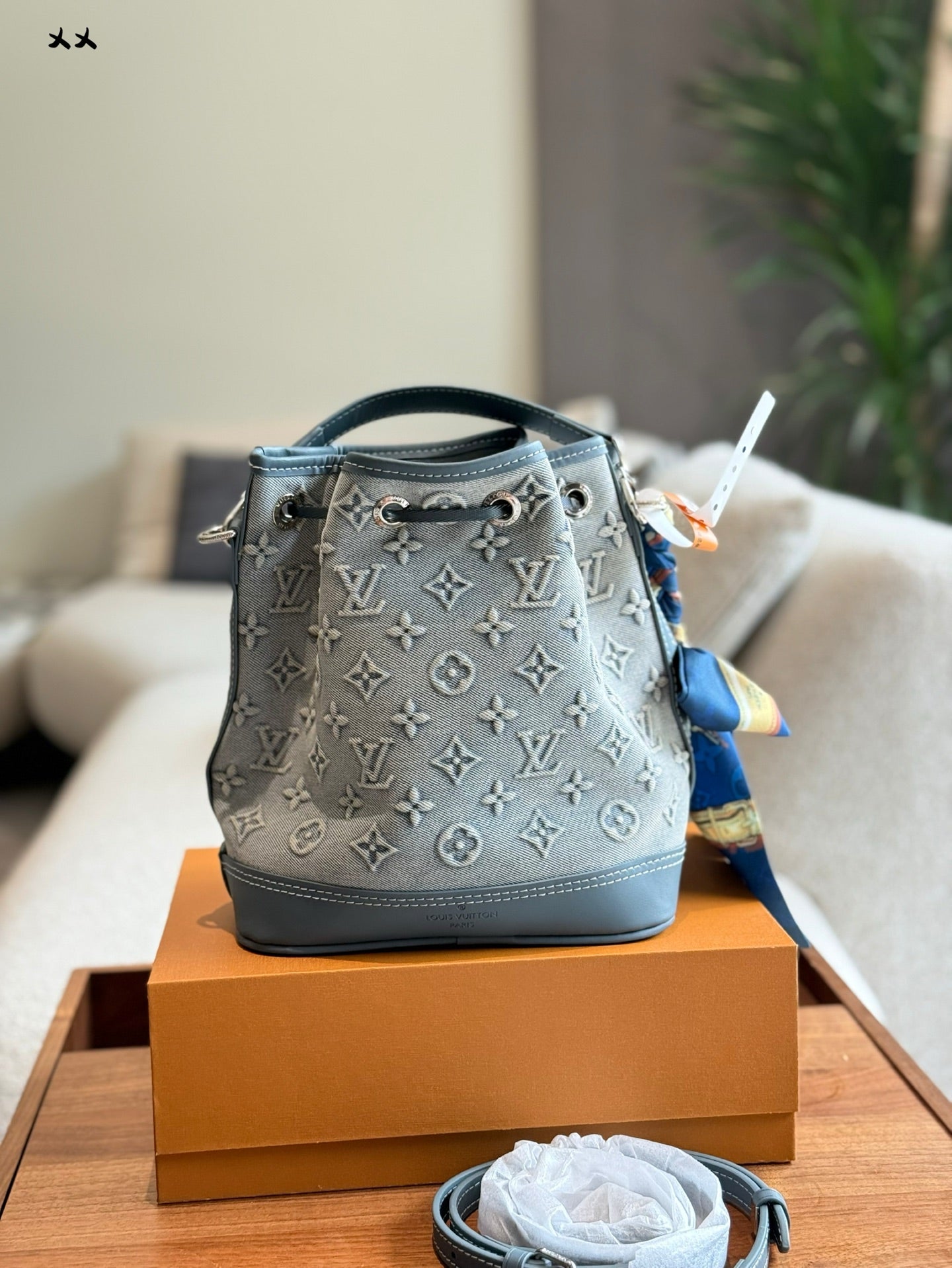 Drawstring embossed denim small bucket bag