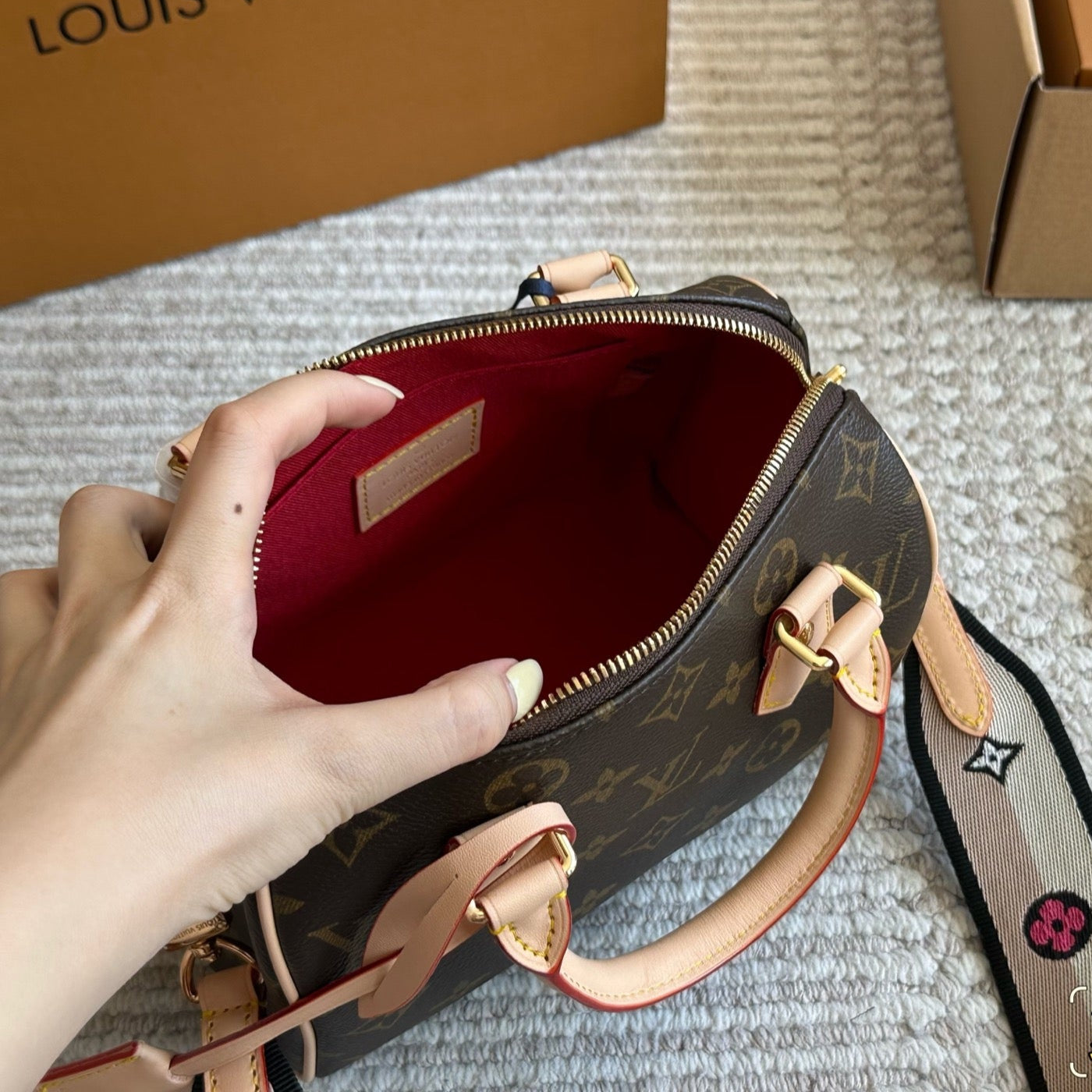 Leather Embroidery Shoulder Strap Pillow Bag