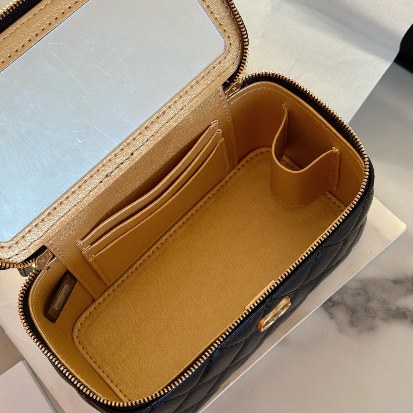 Mini Golden Ball Chain Box Bag