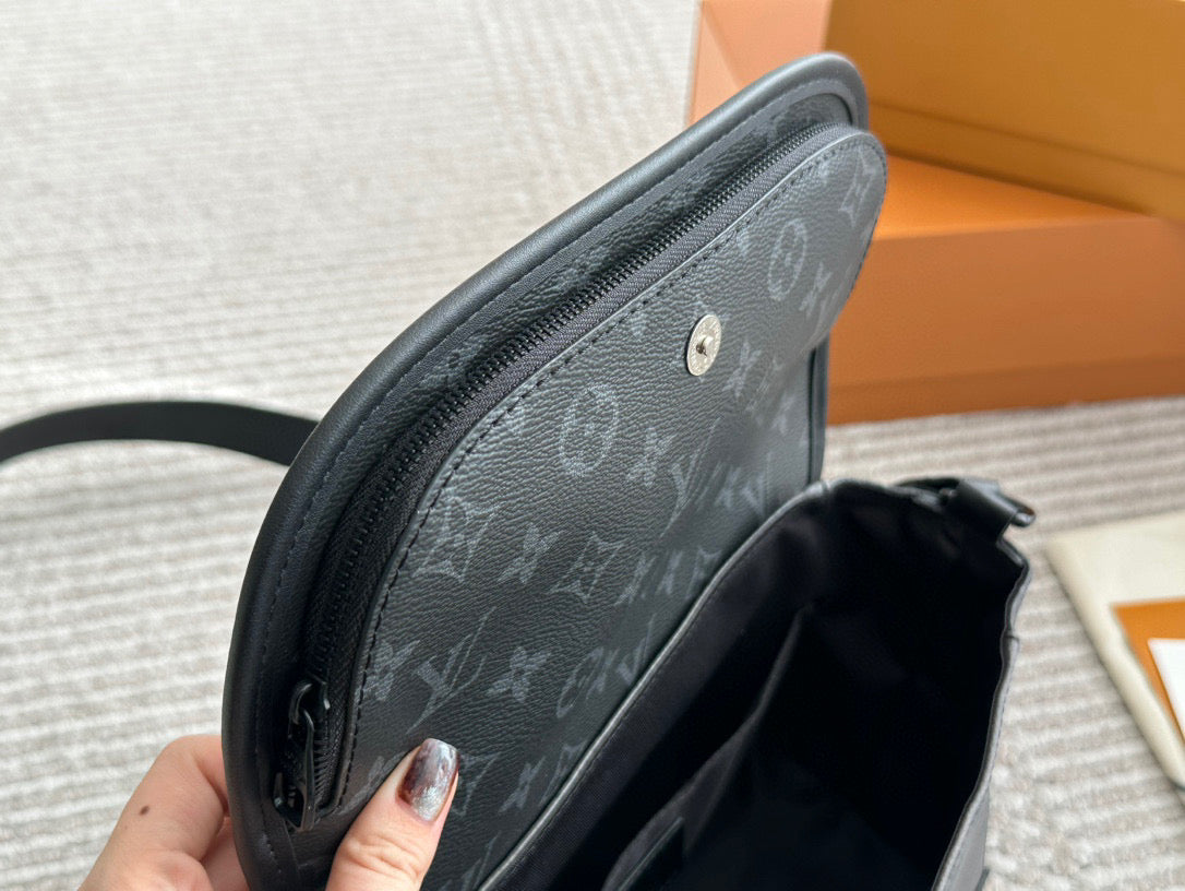 Versatile black gray neutral crossbody bag