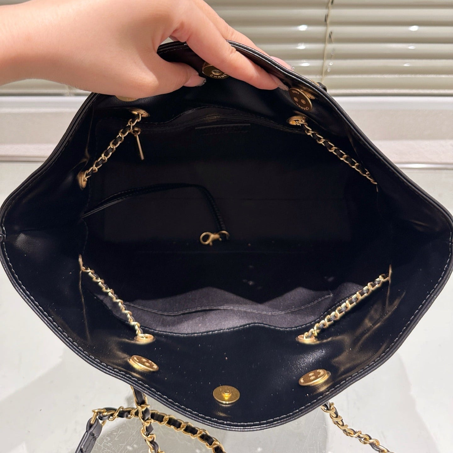 Diamond Pattern Drawstring Tote Shoulder Bag