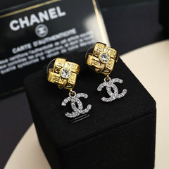 Diamond-shaped Stud Earrings