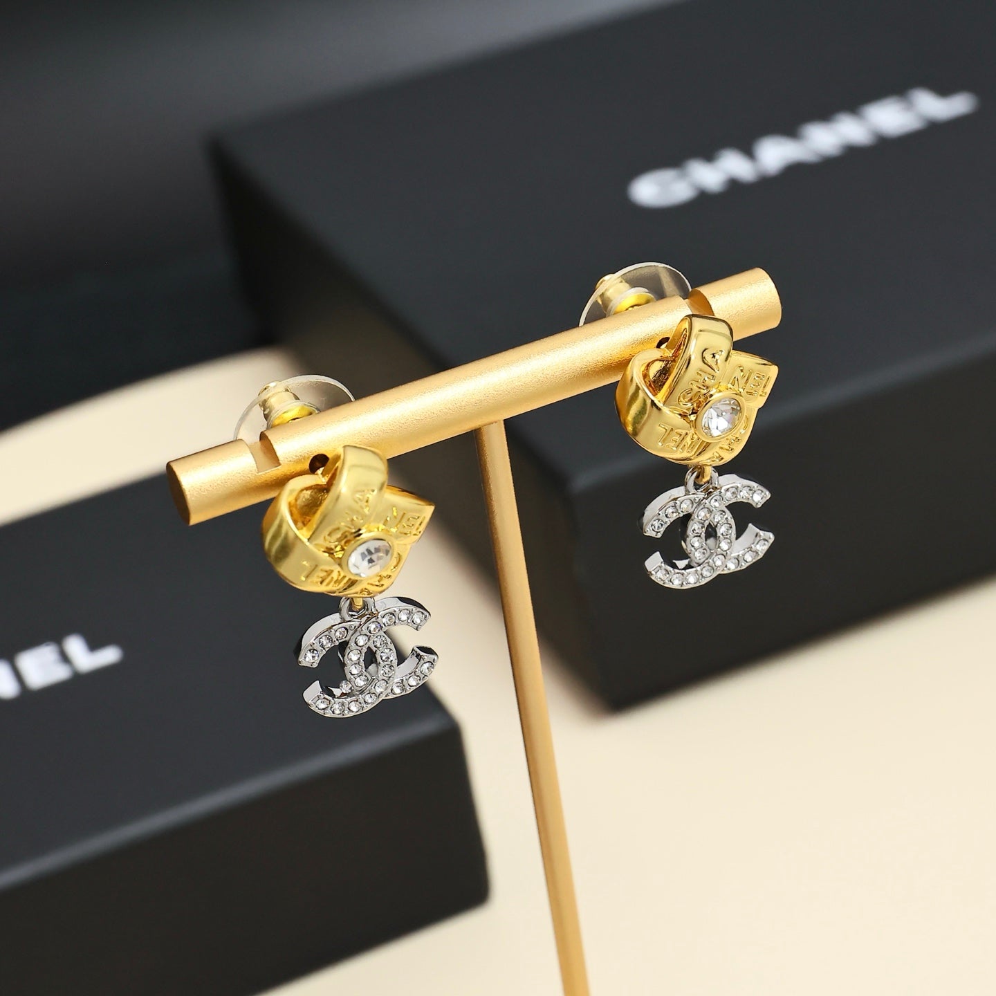 Diamond-shaped Stud Earrings