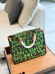 Graffiti letters shopping bag