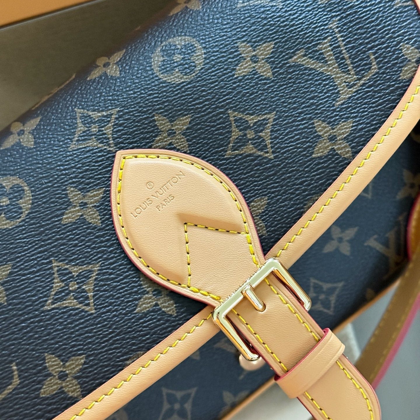 Leather Baguette Crossbody Handbag