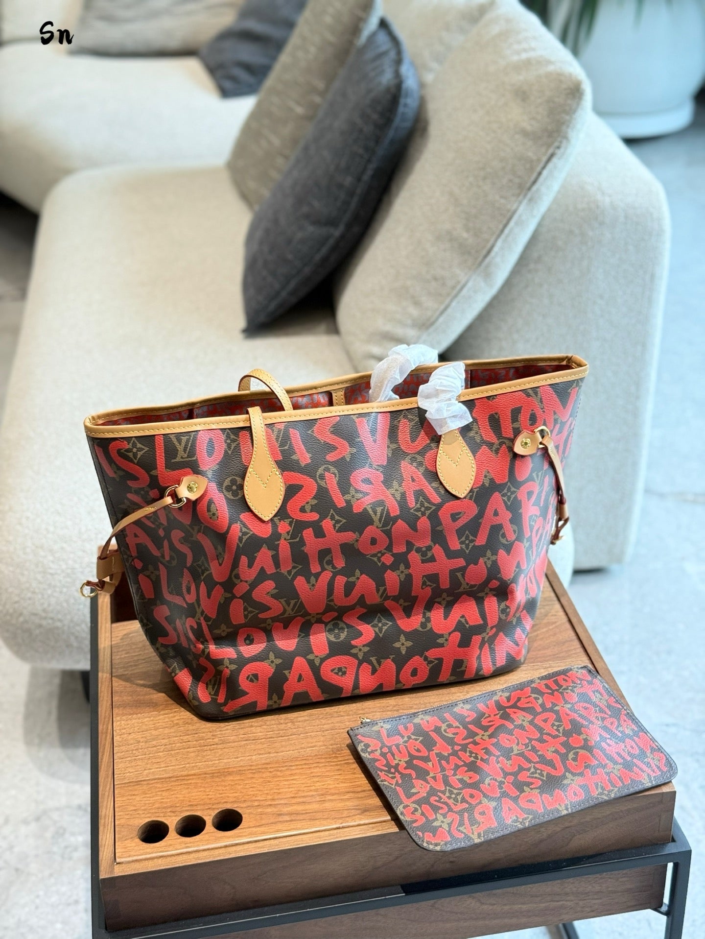Graffiti letter Tote Bag