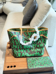 Graffiti letter Tote Bag