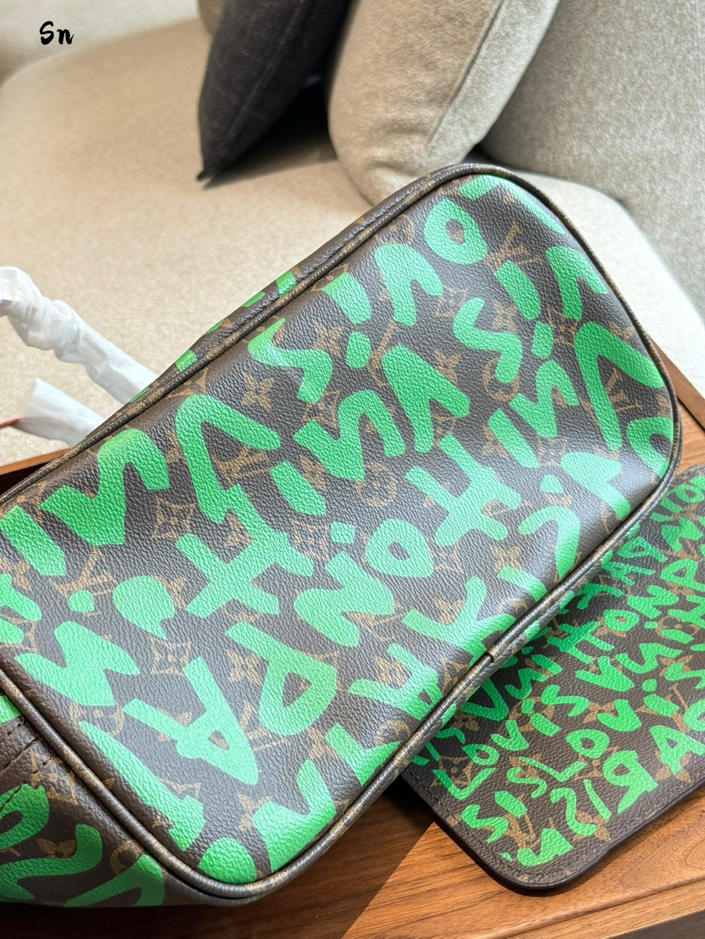 Graffiti letter Tote Bag