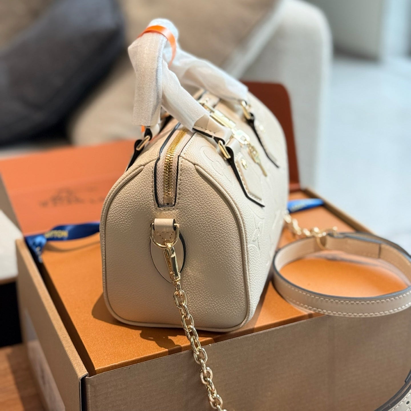 Fashionable multi-color pillow bag