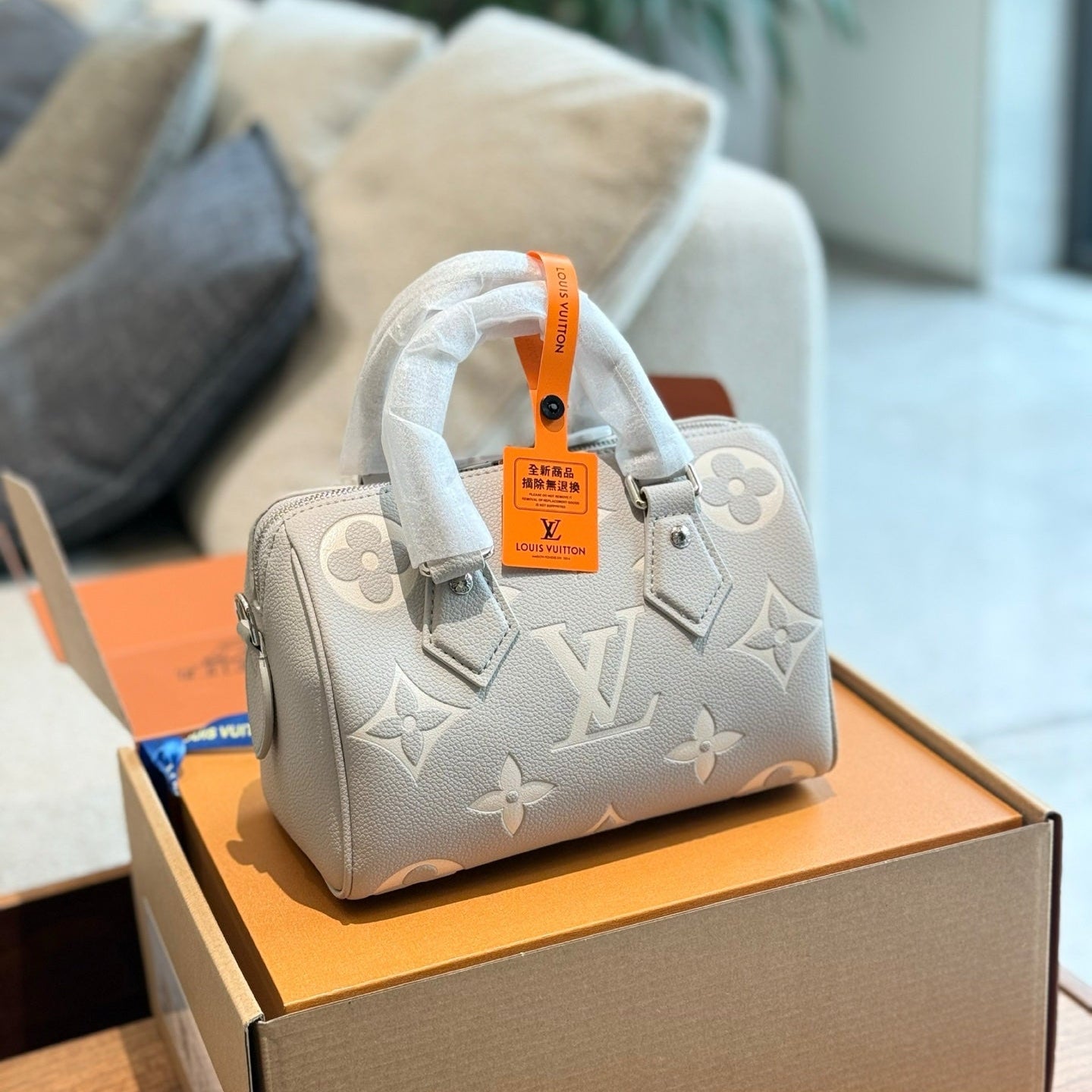 Fashionable multi-color pillow bag