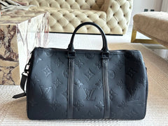 Neutral Versatile Travel Bag
