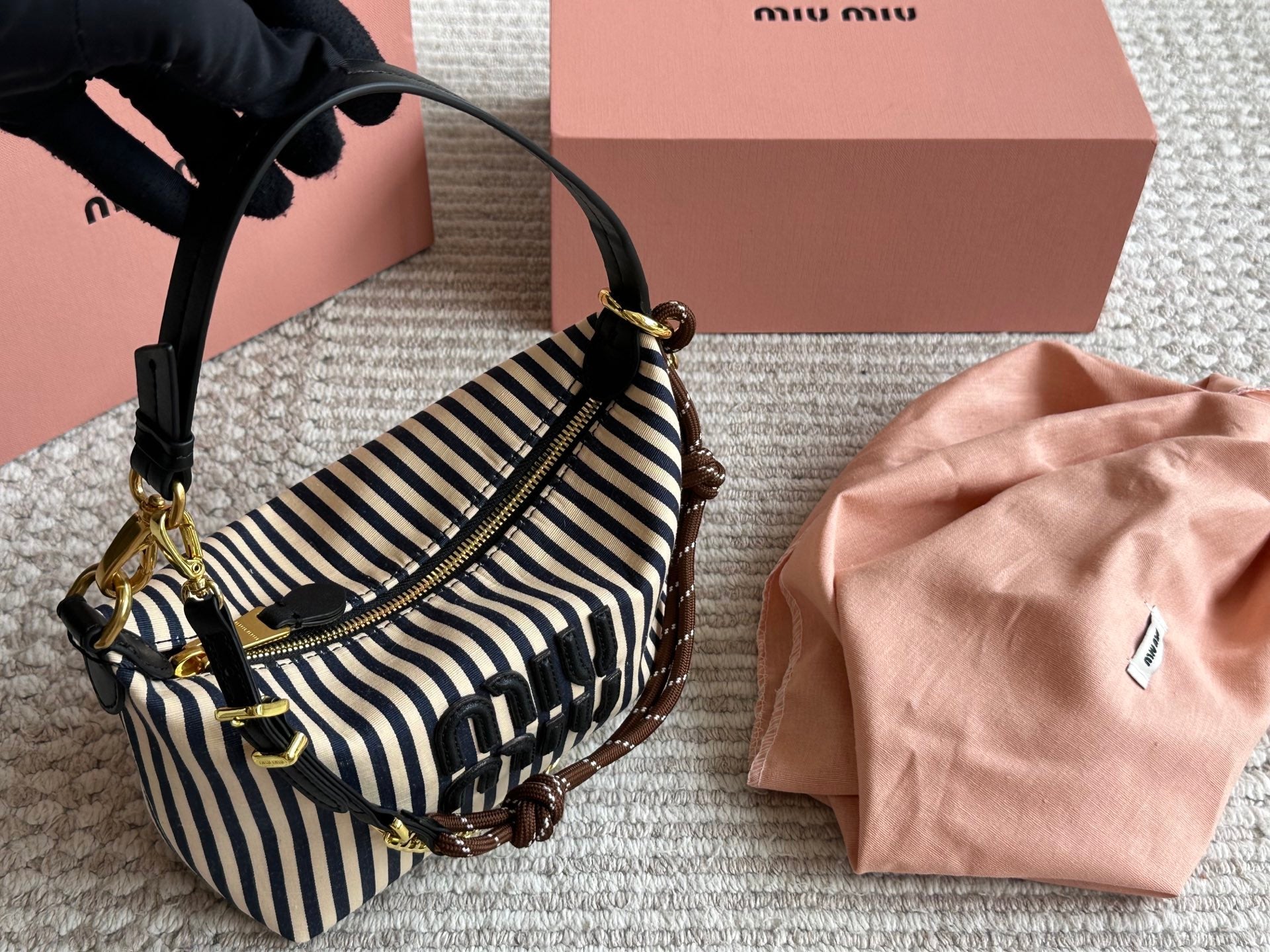 Striped canvas box bag