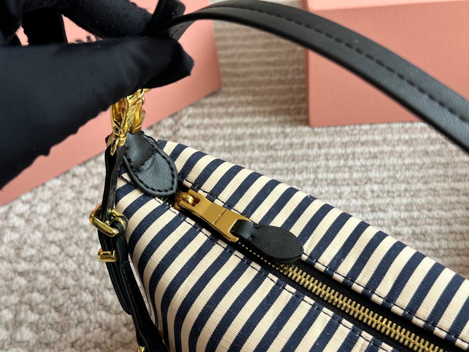 Striped canvas box bag