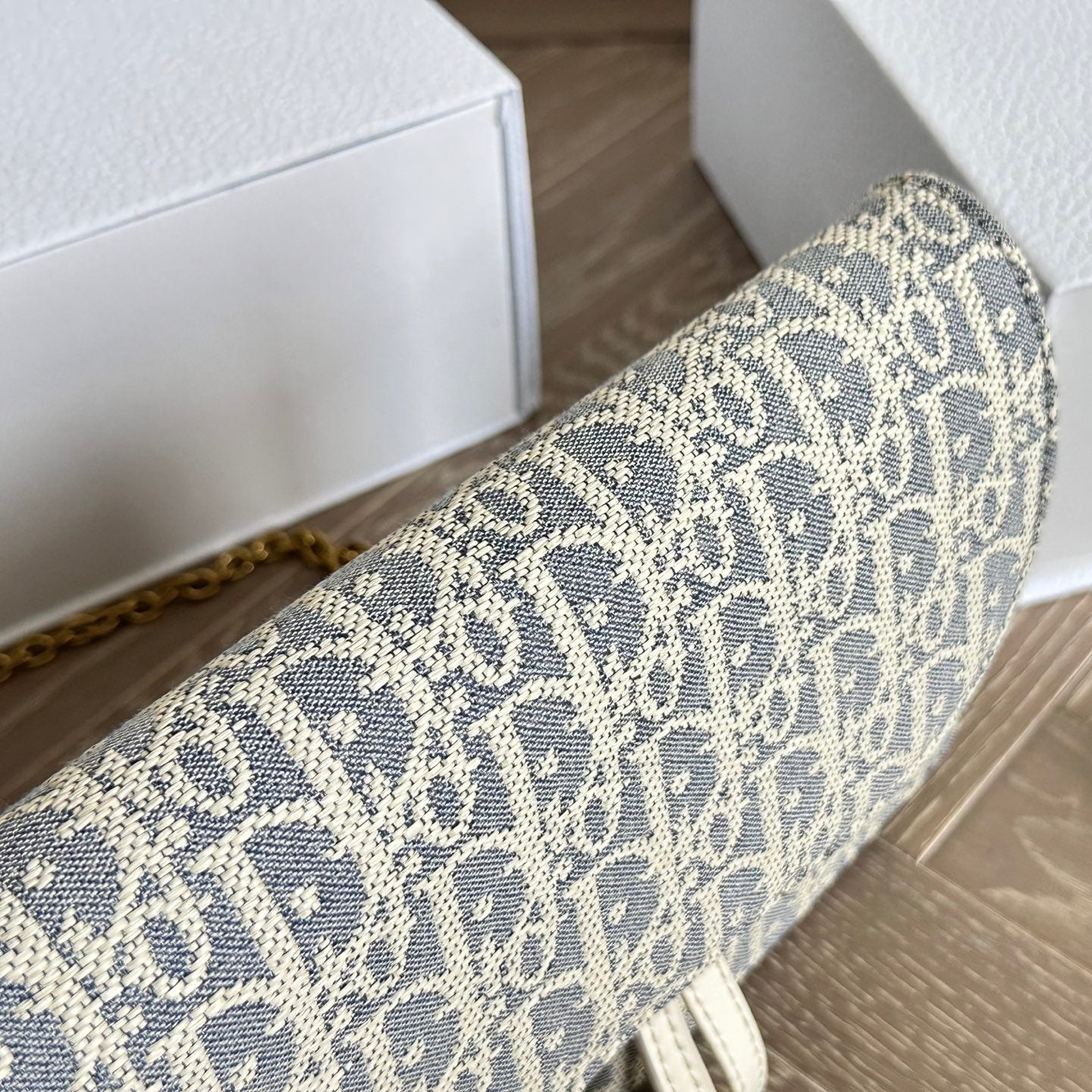 Light Blue Embroidery Chain Bag