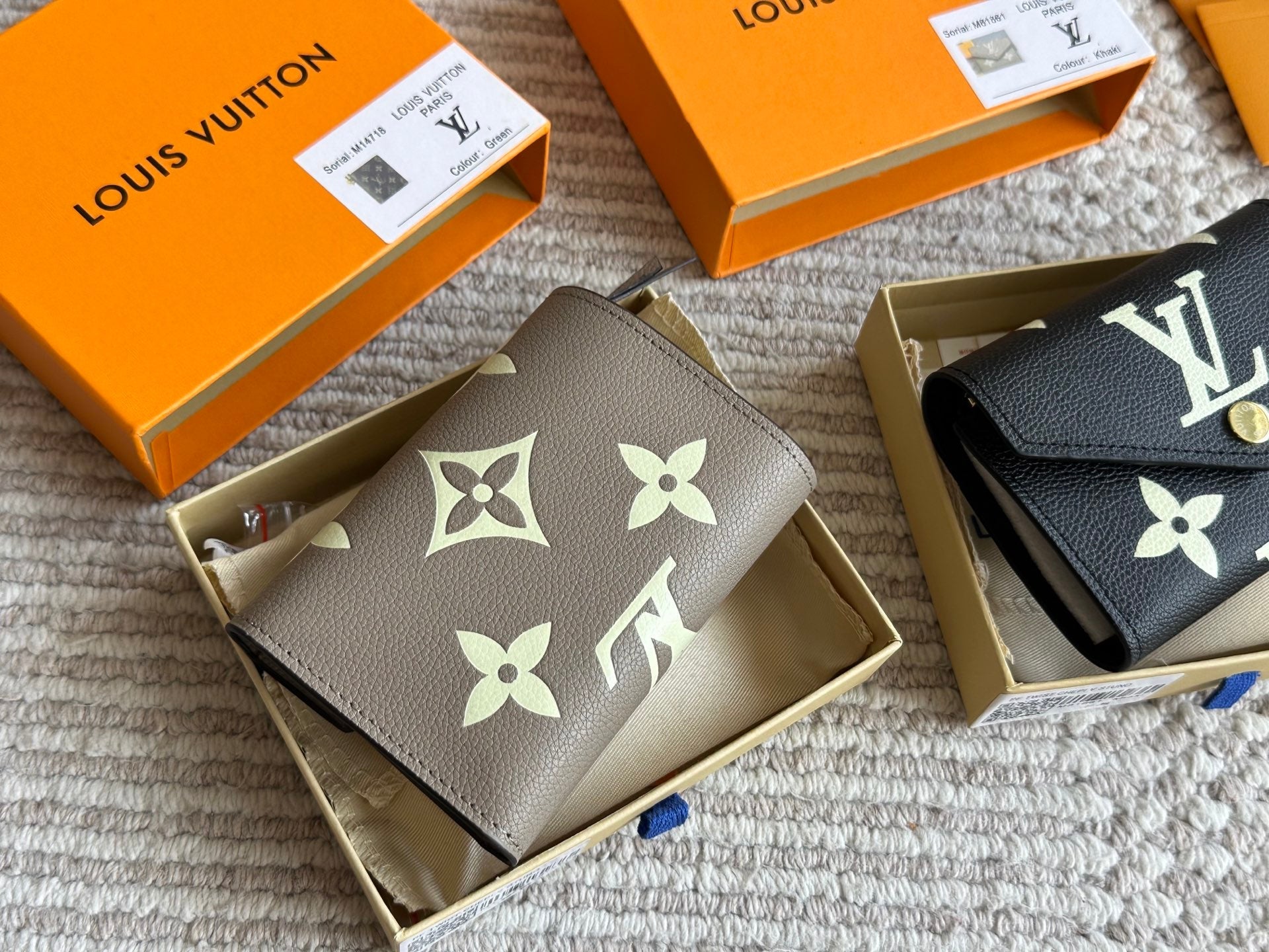 2 Colors Leather Floral Wallet