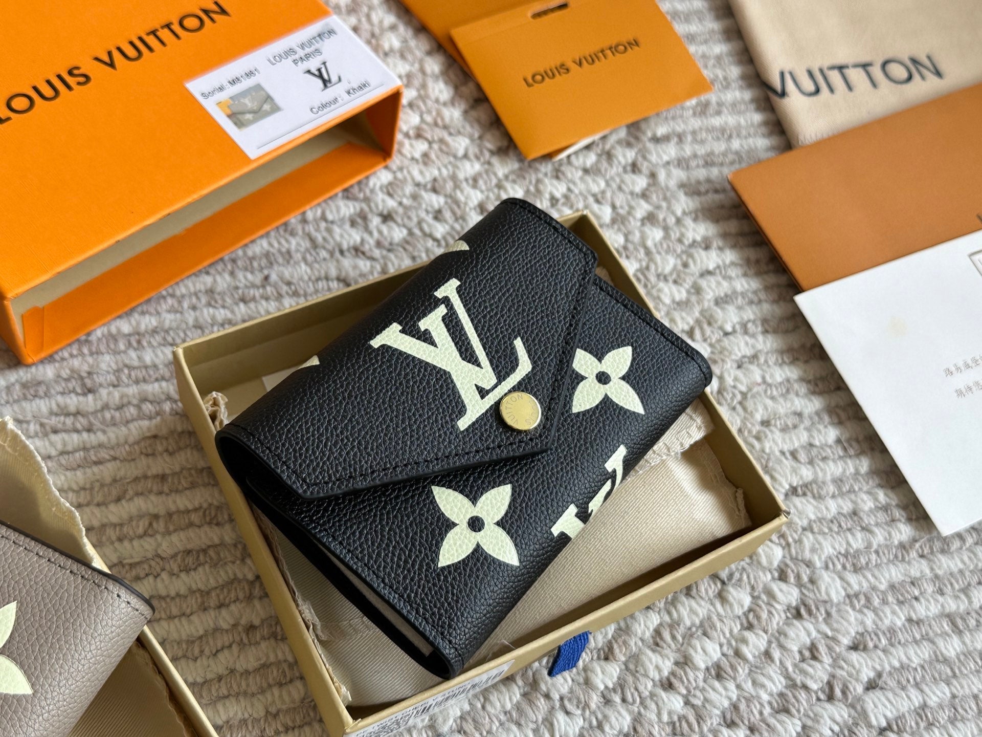2 Colors Leather Floral Wallet