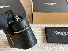 Exquisite leather small box bag